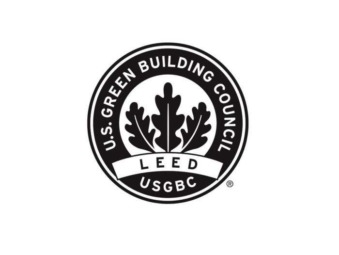 Logo LEED Zertifizierung. Schwarzes Logo auf weißem Grund.
